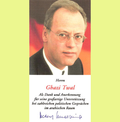 Verteidigungsminister Scharping dankt fr das Dolmetschen 